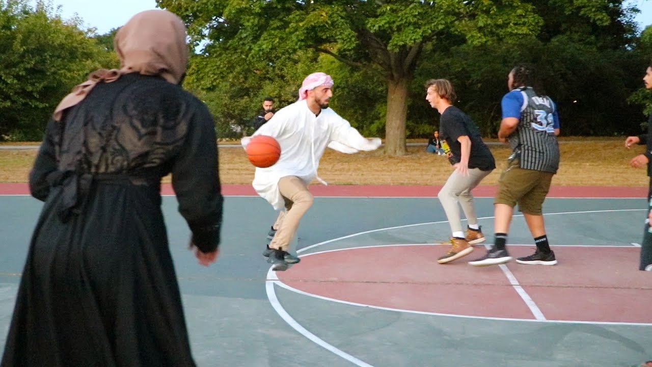 STREET BASKETBALL MATCH | Muslim Ballers Vs College Ballers