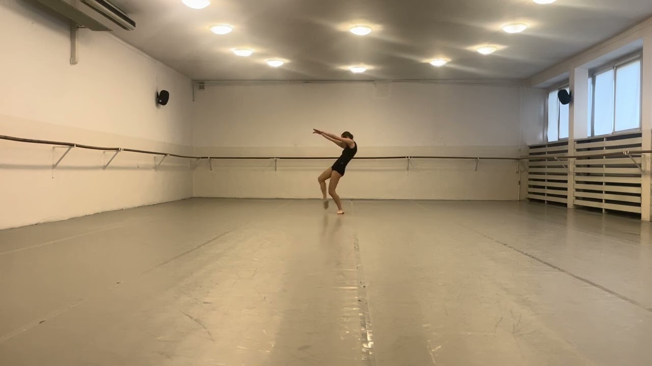 Emma Mrozek „Tide harmonic” chor: Joanna Drabik