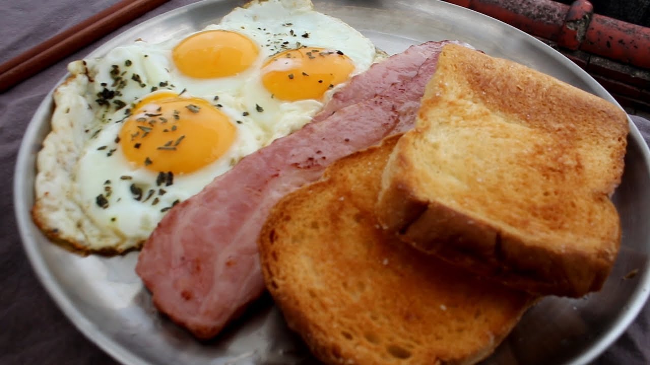 뚜란 하울의움직이는성 계란후라이베이컨 먹방Bacon Fried eggs Бэкон Жареные яйца เบคอนไข่ทอด 吃播 korean mukbang