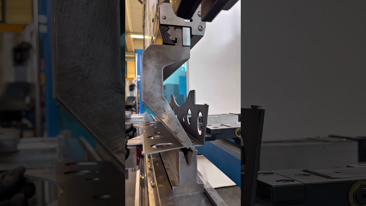 #bending #machine #mywork #cnc #metal #pressbrakemachine #piegatura