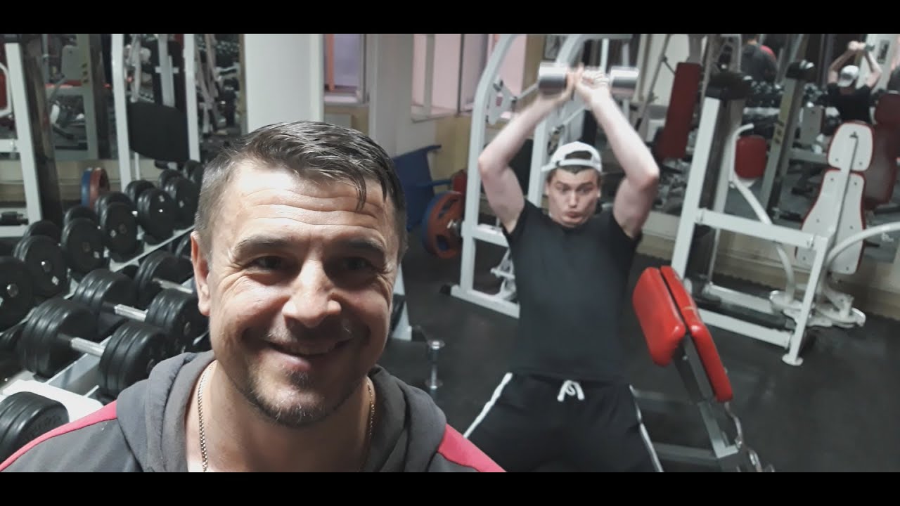 Качаемся с Мефисто!  Тренировка грудных и бицепс.