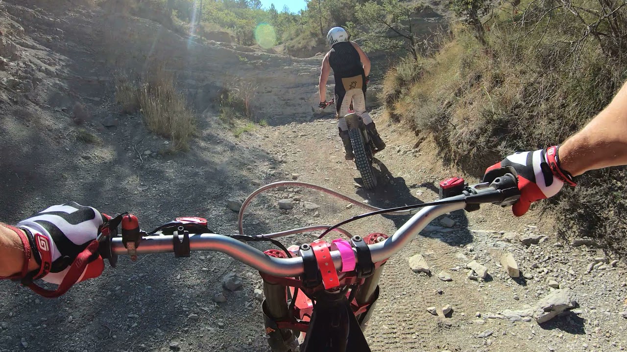 moto trial a Chamadou, les 4 cascade descente et remonter.