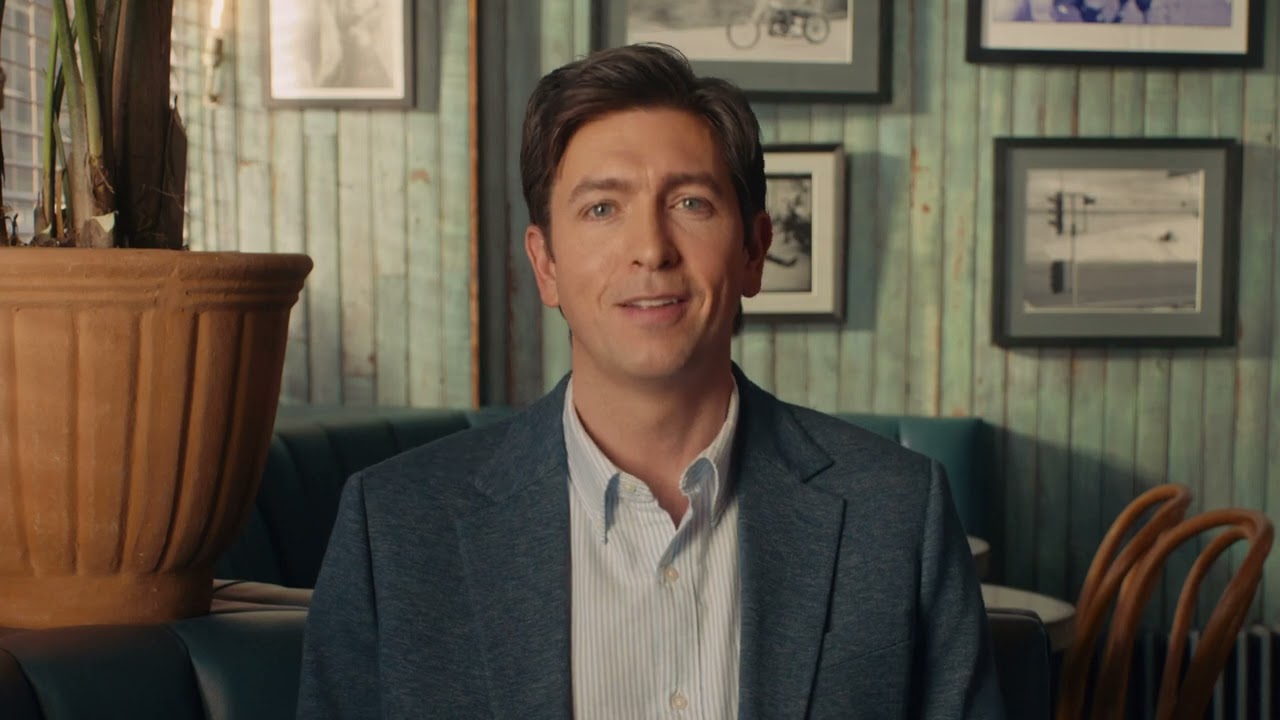 Mastering the Chino &ndash; Featuring Nicholas Braun