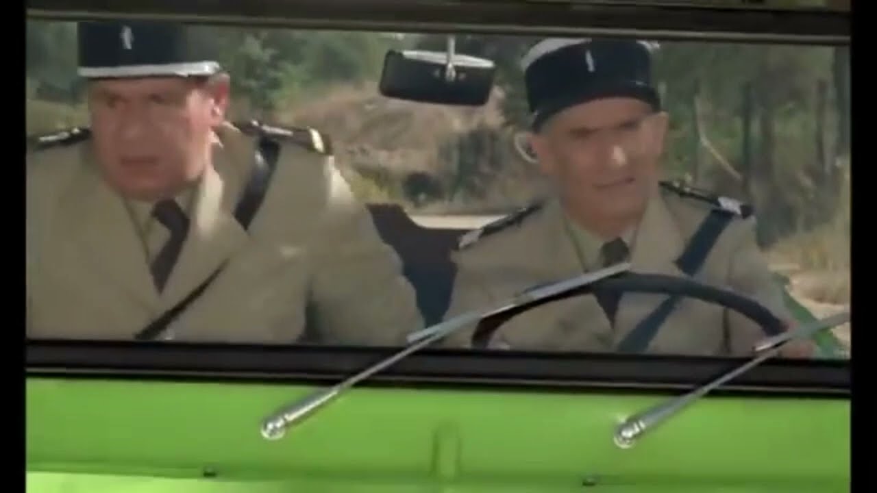 Louis de funes driving Citroën Mehari. funny french movie clips. #louisdefunes