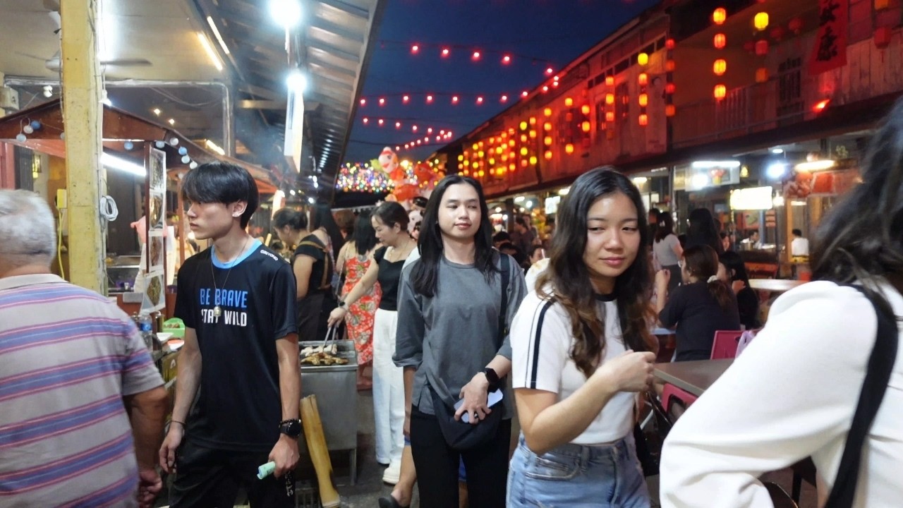 Siniawan Old Town Brings Back Memories From 50s||Serving A Variety Of Delicious Street Food
