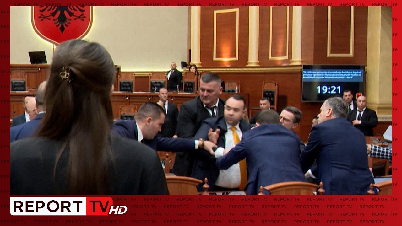 PLAS SHERRI/ Konfrontim mes deputetëve në Kuvend, momenti i sherrit mes Balliut e Ballës