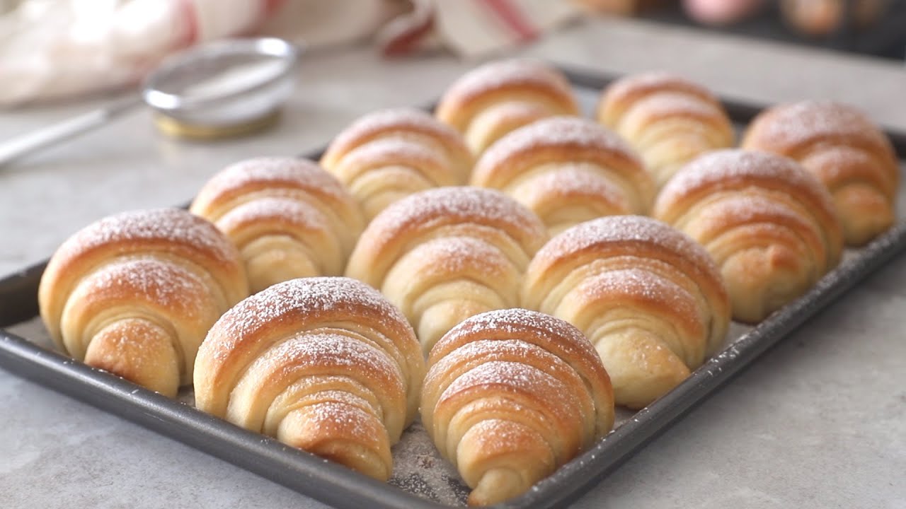 FACILISSIMI DA SFOGLIARE: CORNETTI DELIZIOSI SENZA UOVA, LEGGERI E FACILI DA REALIZZARE 🥐