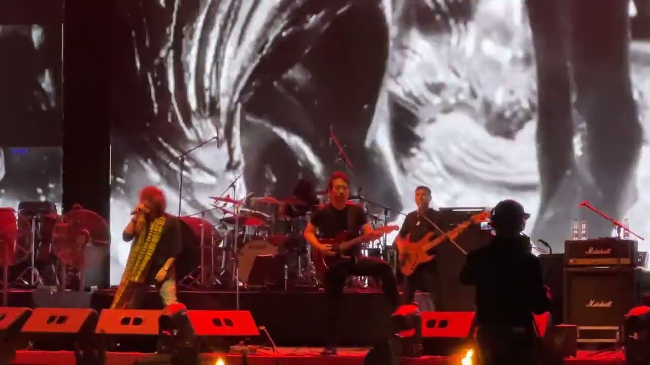 Shototar Bilashita | Fossils - Live | Coke Pet Pujor Pandal - Ecopark