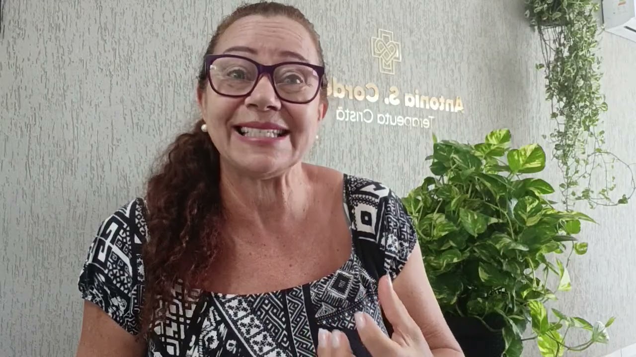 Seus pedidos e suas orações Deus colocou em taças de ouro: Aguarde a sua resposta vem .