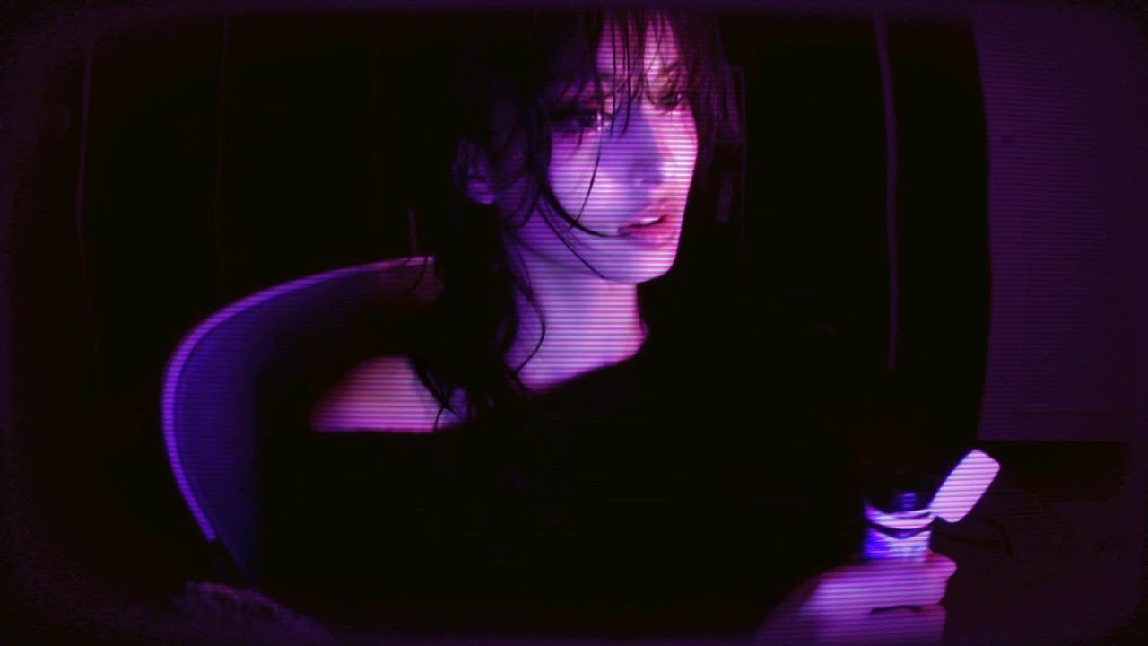 𝘪 𝘴𝘵𝘪𝘭𝘭 𝘴𝘦𝘦 𝘩𝘦𝘳 𝘦𝘷𝘦𝘳𝘺𝘸𝘩𝘦𝘳𝘦