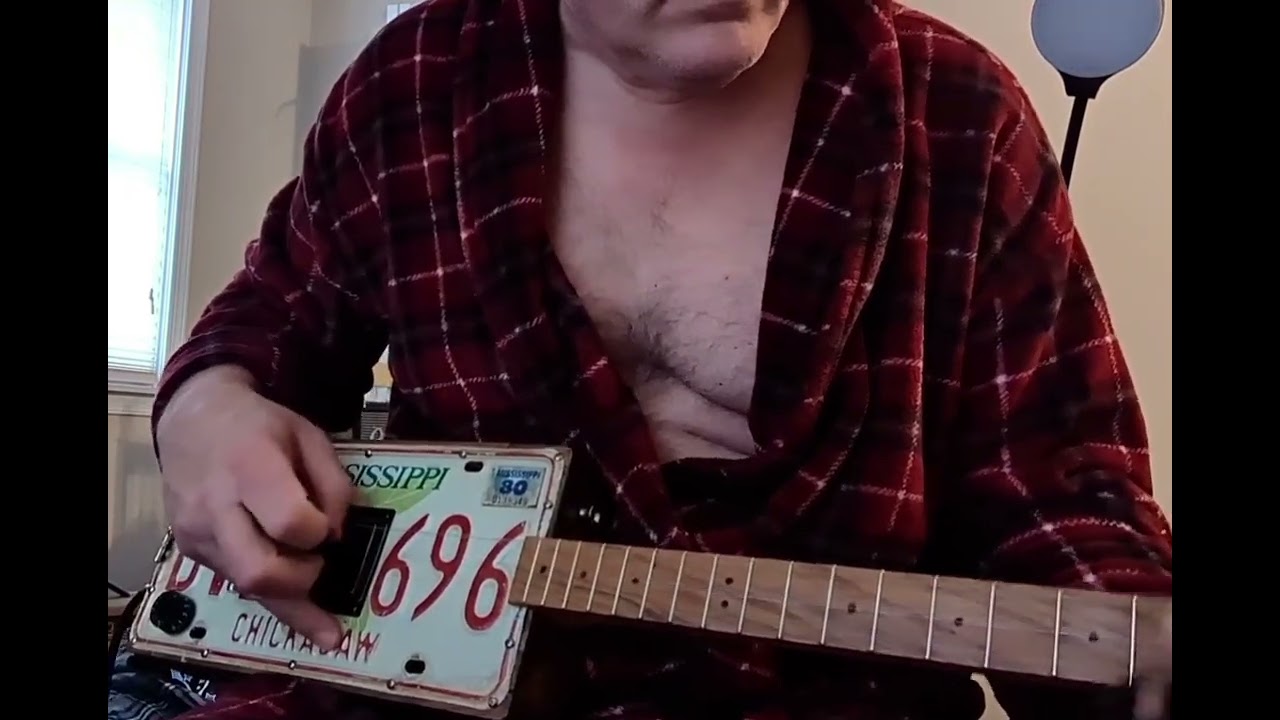 Cigar Box Guitar Mississippi Blues just for you!