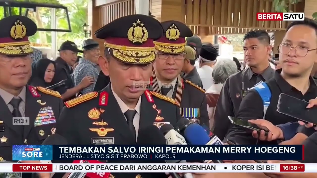 Tangis Haru dan Salvo Iringi Pemakaman Meri Hoegeng #Beritasatu