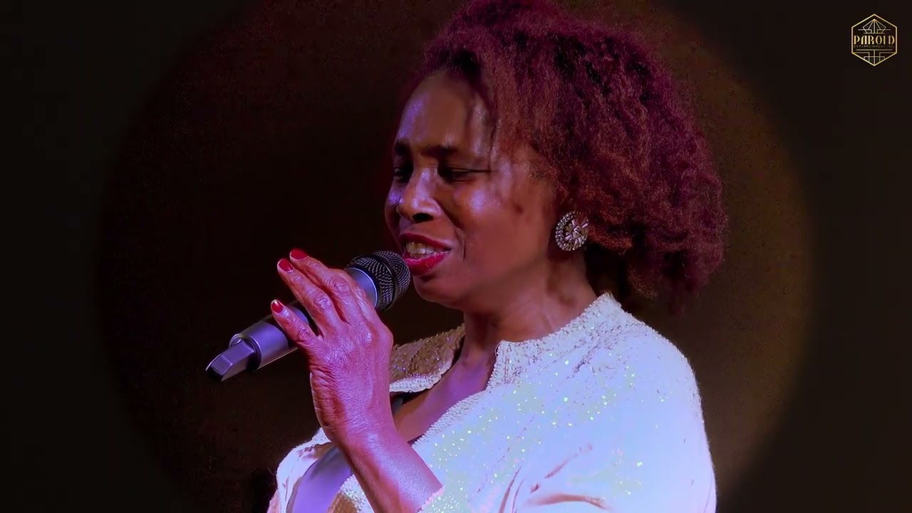 Spotlight on jazz vocalist Parris Lane! #femalevocalist #vocalimprov #ジャズ #재즈 #cantantejazz