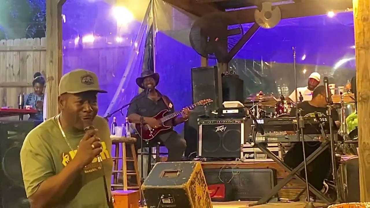 Thrill is gone by B.B. King, feat. David Nobles live in Memphis on Beale Street 