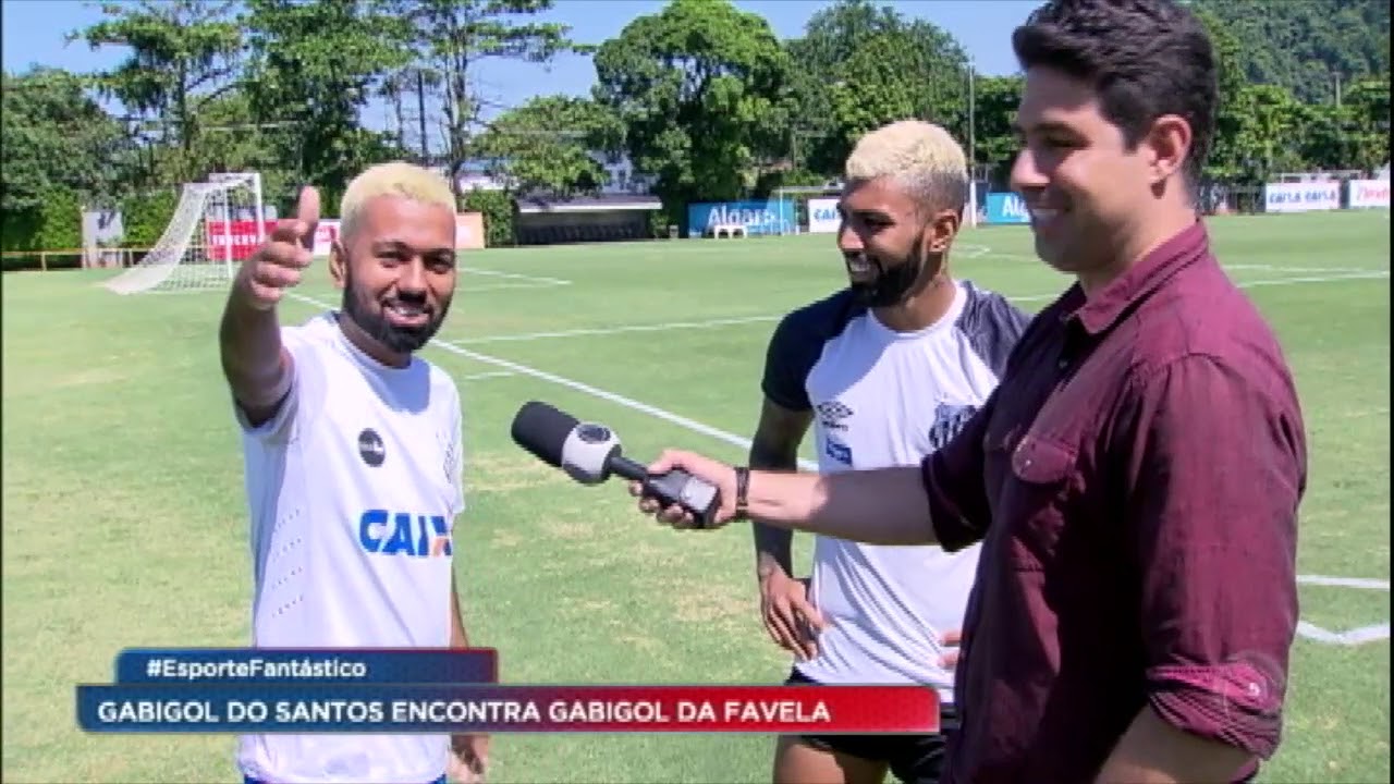 "Gabigol da Favela" se emociona ao conhecer ídolo santista