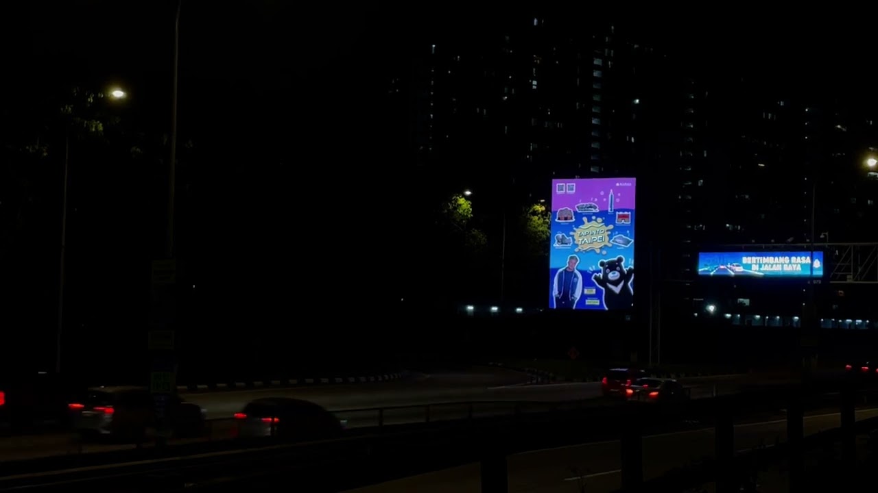 Kuala Lumpur Heading to Taman Connaught LED Billboard Advertising ESWL Highway Malaysia DOOH Ads