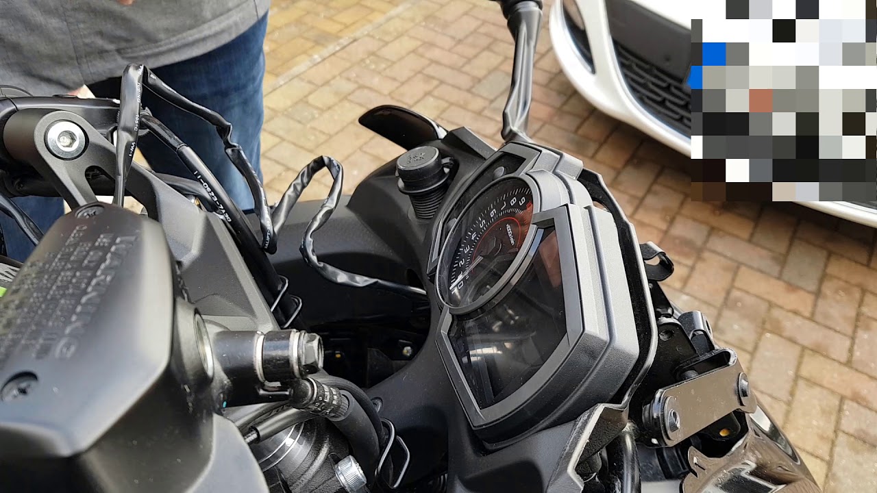 Installation 12V Steckdose an Kawasaki Ninja 650 Bj. 2017