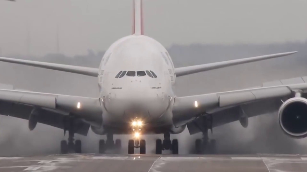 The Most Difficult Landing of Aircraft in Extreme Conditions. BRAVO PILOTS !!!!
