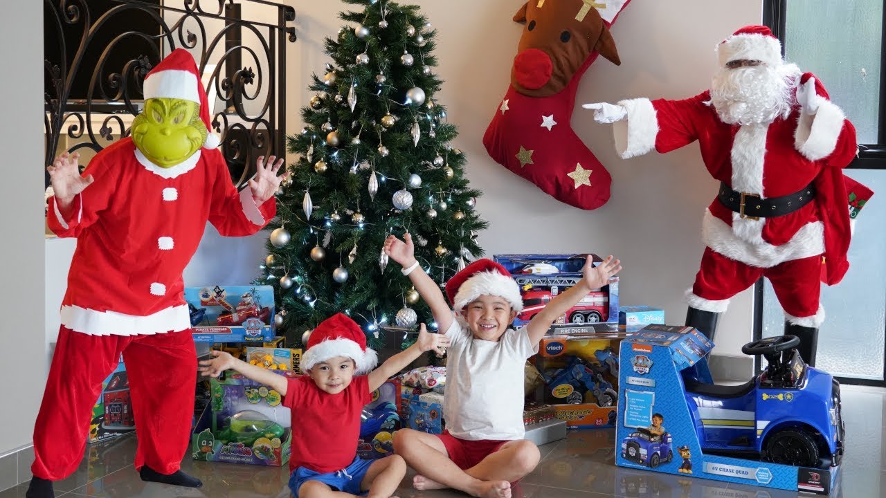 The Grinch Stole Our Christmas Presents  CKN Xmas 2018 Children's Fun Video