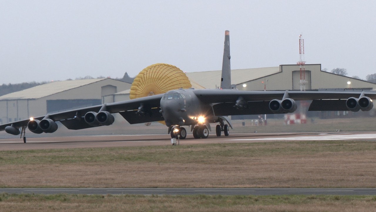 B-52 bombers deploy to Europe 🇺🇸 🇬🇧
