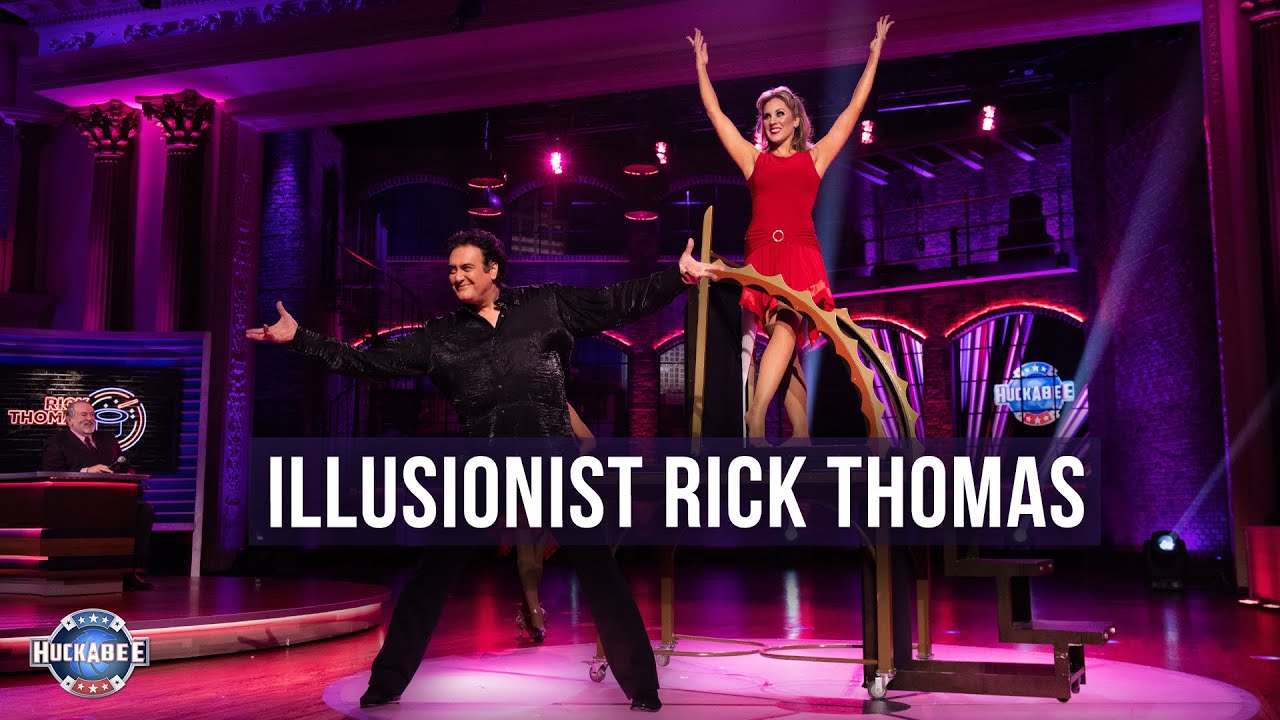 WHERE ARE THESE BIRDS COMING FROM?! | Illusionist Rick Thomas | Jukebox | Huckabee