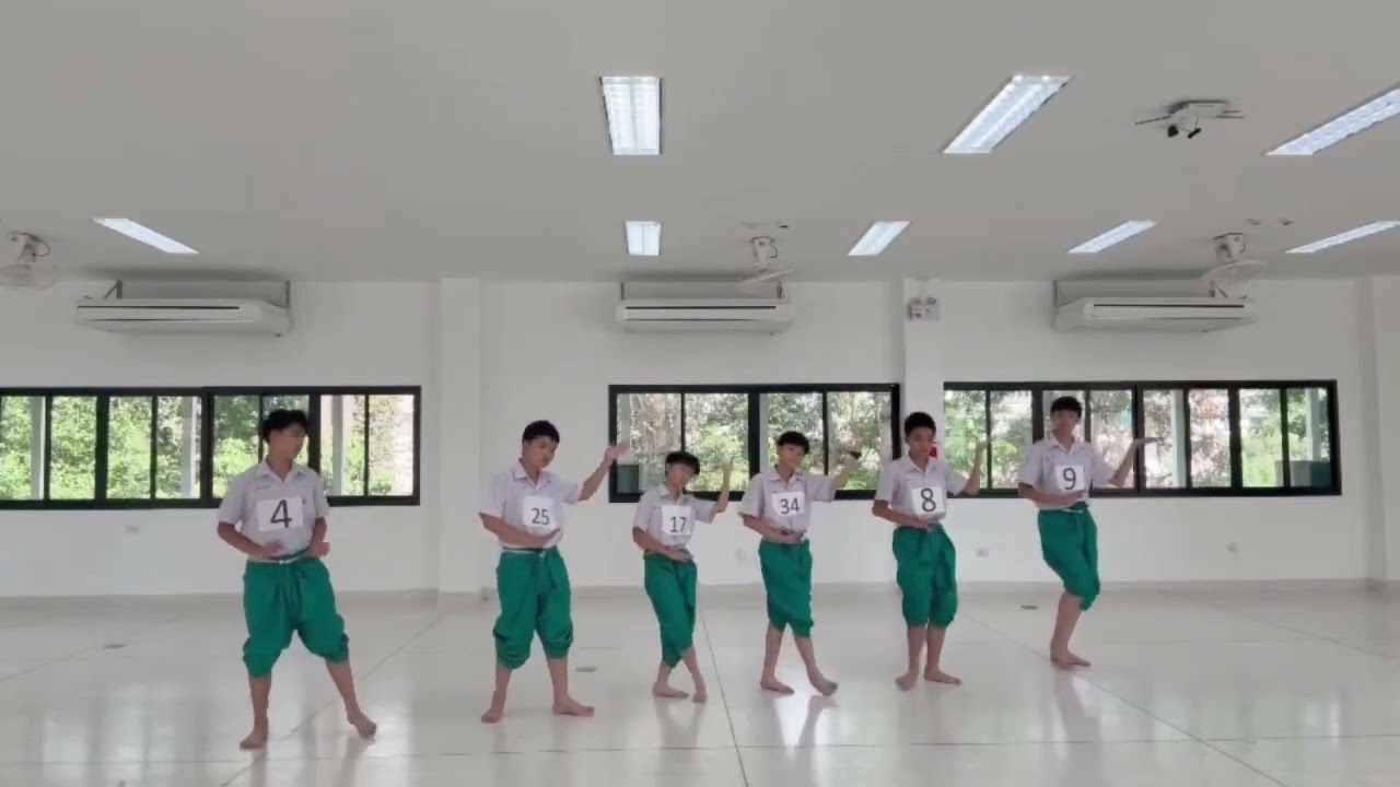 ระบำไตรรัตน์ รร.สาธิต มข.(ศศ.) ม.1/4 กลุ่ม B