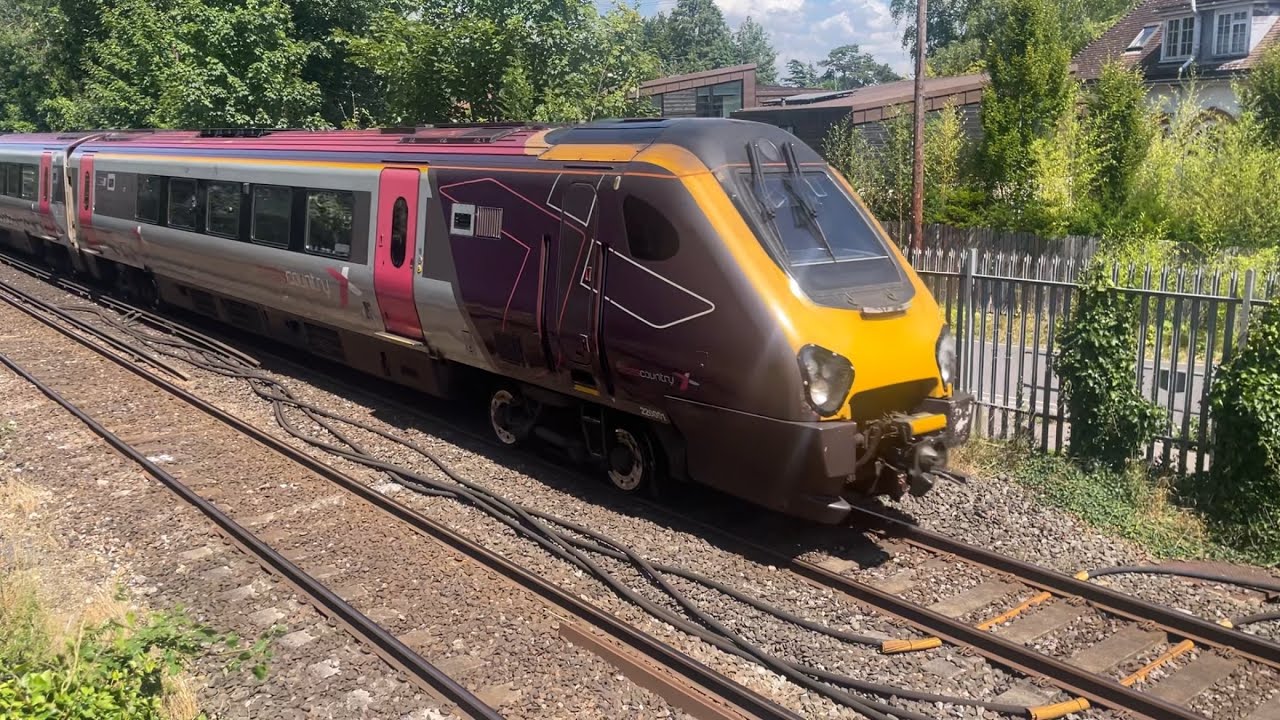 Class 220 Voyager | 220001 + 220005 | Cross Country