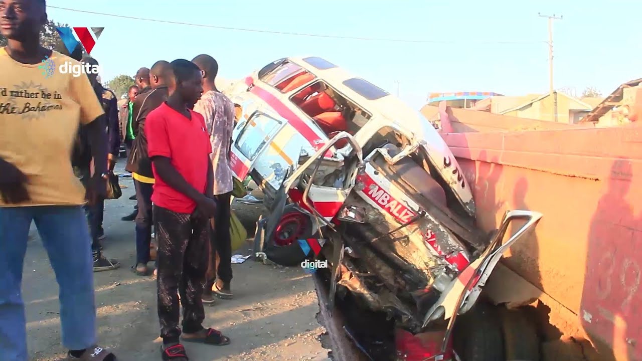 AJALI MBEYA: LORI LAFELI BREKI NA KUGONGA MAGARI MENGINE, MMOJA AFARIKI HAPOHAPO, MASHUHUDA WAELEZA