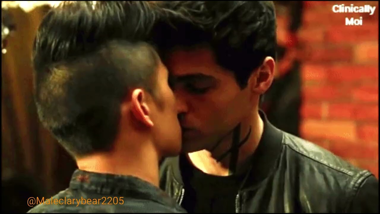 Malec bringing sexy back - shadowhunters
