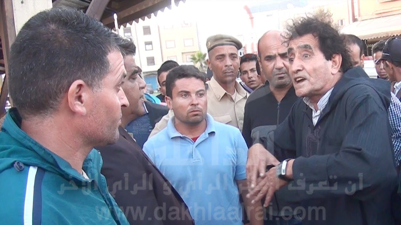 شاهد..السلطات العمومية يباشرون حملة تحرير الملك العمومي بالداخلة