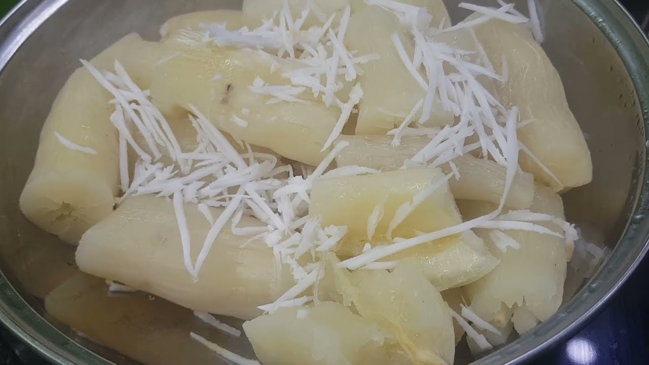 C&aacute;ch luộc sắn bở thơm ngon kh&ocirc;ng độc