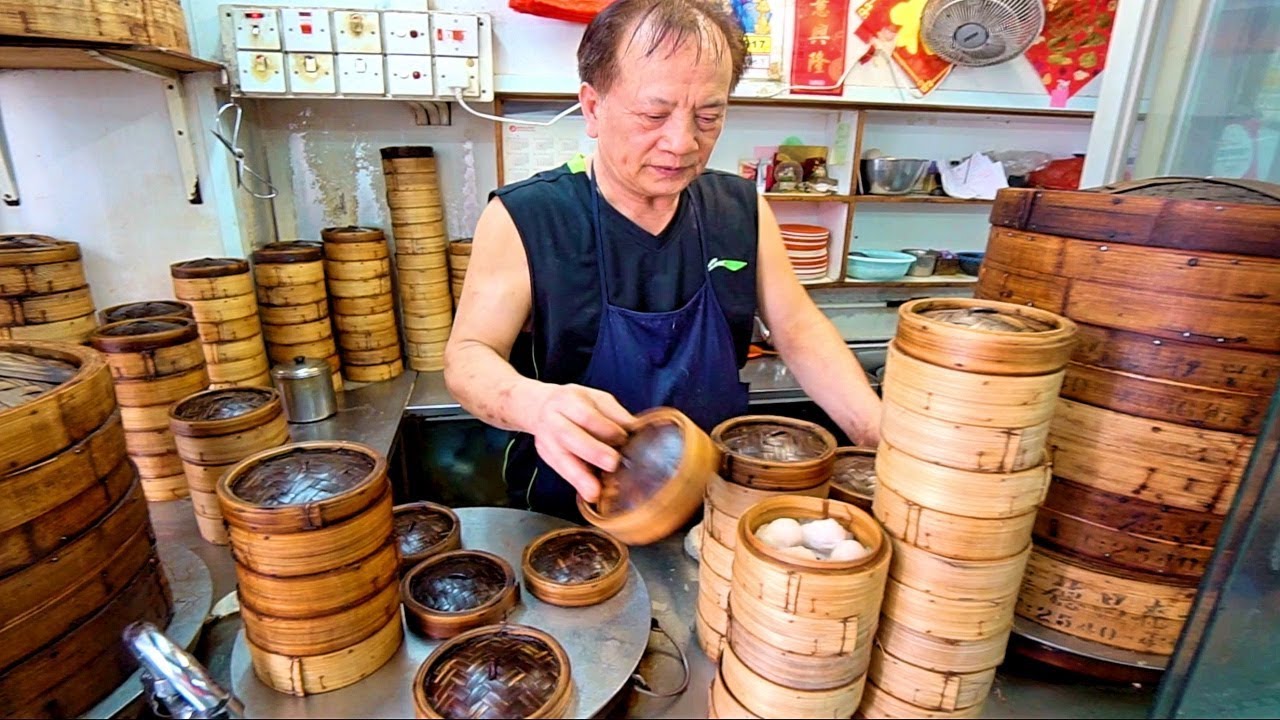 Hong Kong Street Food - DIM SUM HEAVEN + World's BEST Roast Goose!! ICONIC Street Food in Hong Kong!