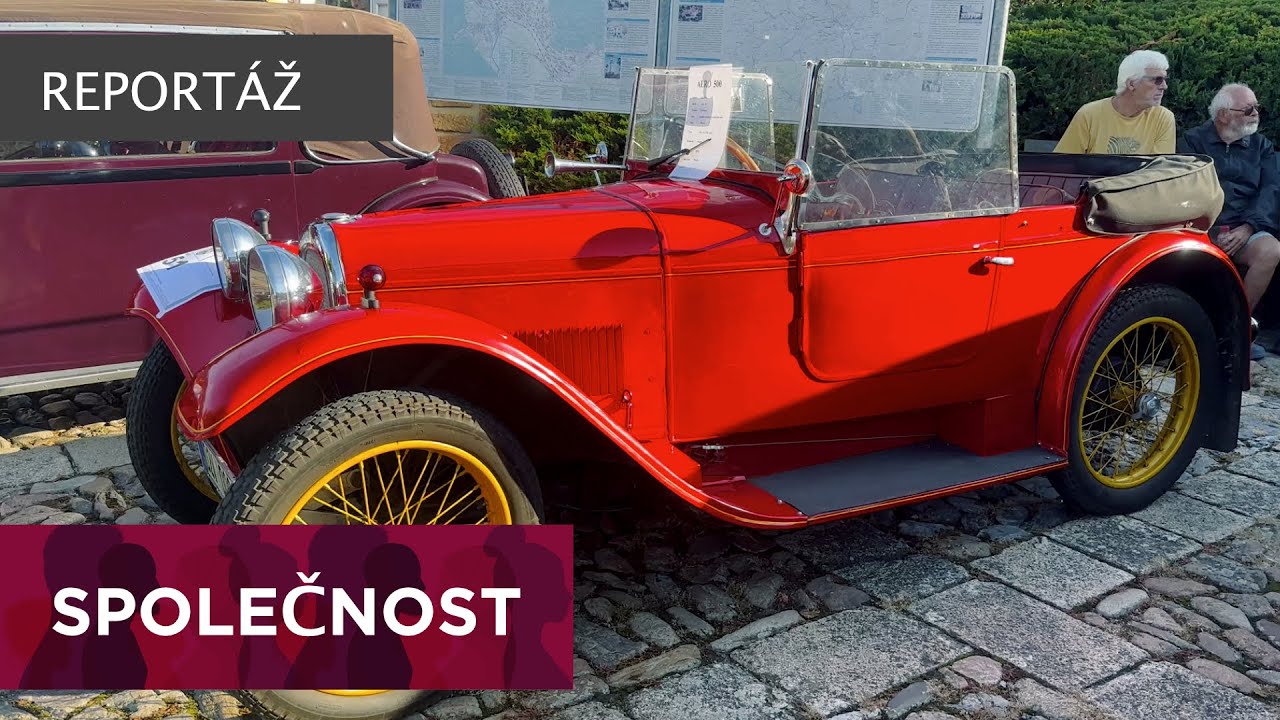 Přehlídka elegance historických vozidel