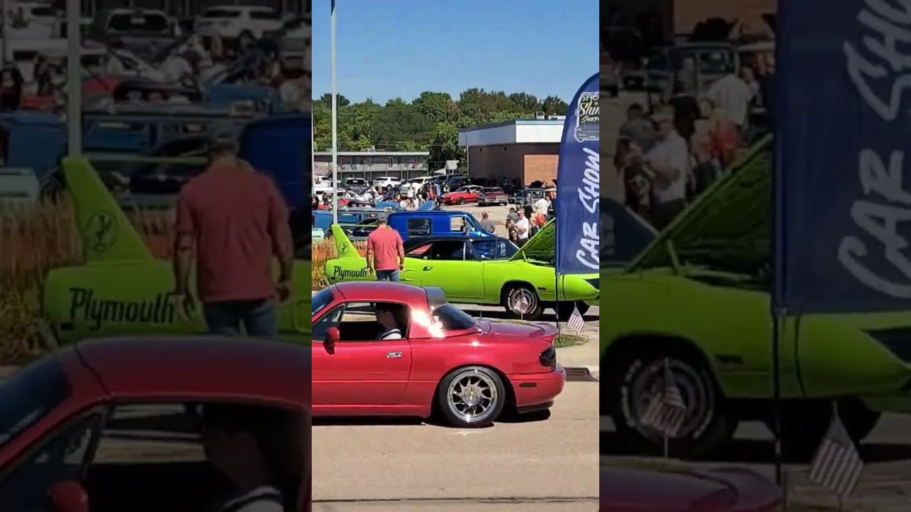 Custom Mazda miata cruising by
