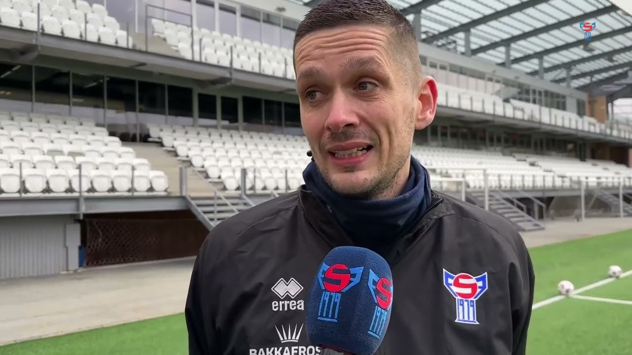 Av baklinjuni: Brandur Olsen - Atli Gregersen 0-1