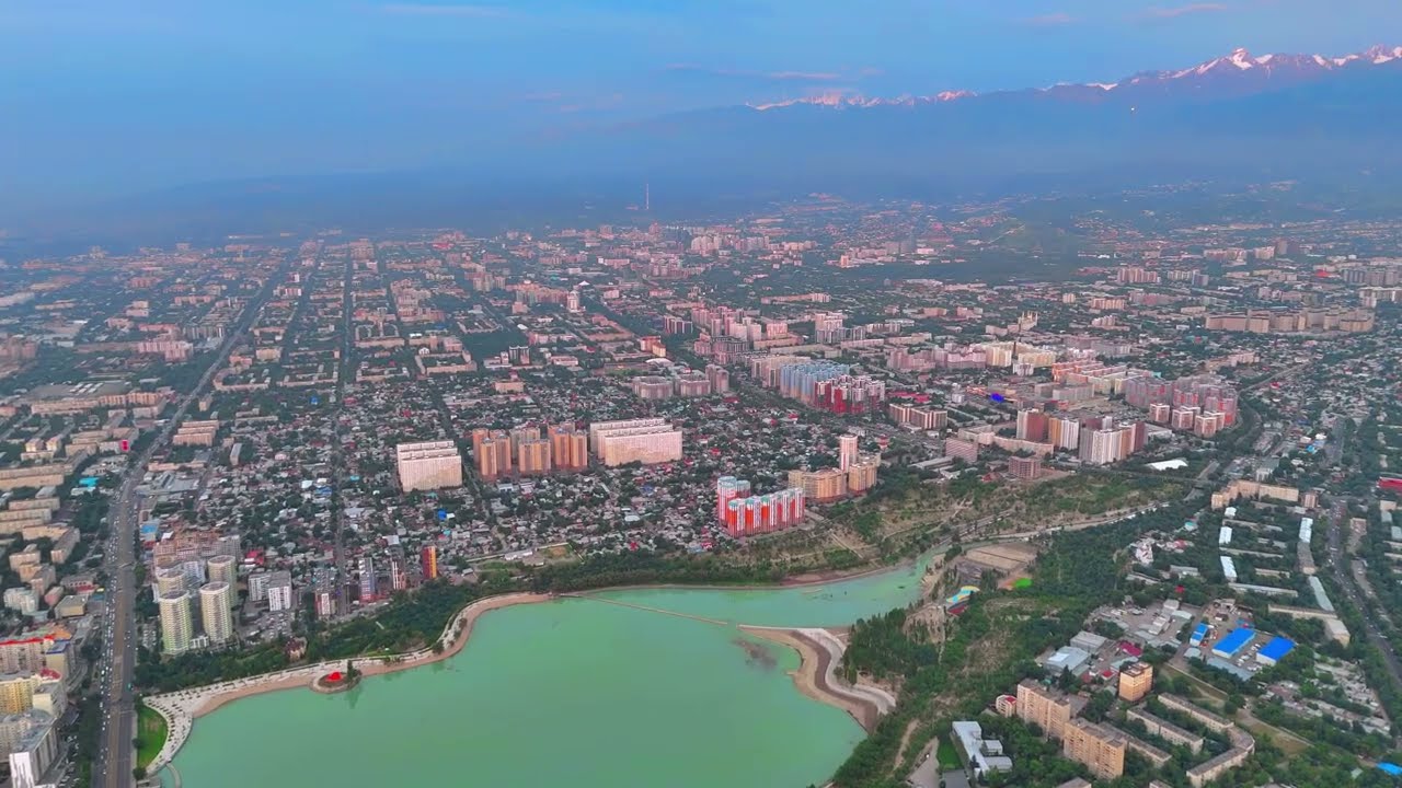 Полёт на закате: от озера Сайран до цирка | Алматы с высоты | 4K Drone Video