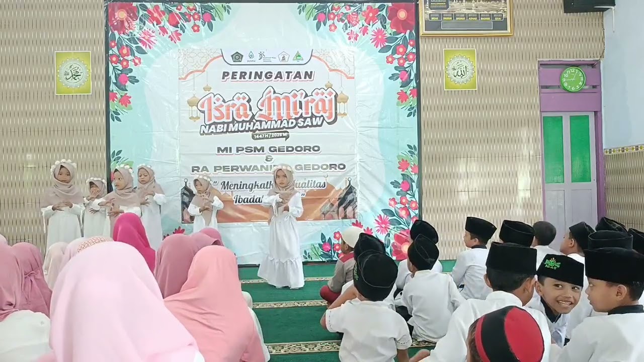 Penampilan Ananda RA Perwakilan Gedoro dalam Rangka Peringatan Hari Isra' Mi'raj