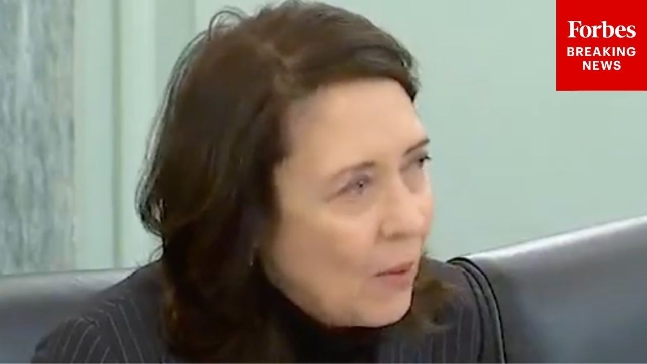 'Worth The Commitment': Maria Cantwell Urges Use Of AI In Research Labs To Increase Efficiency