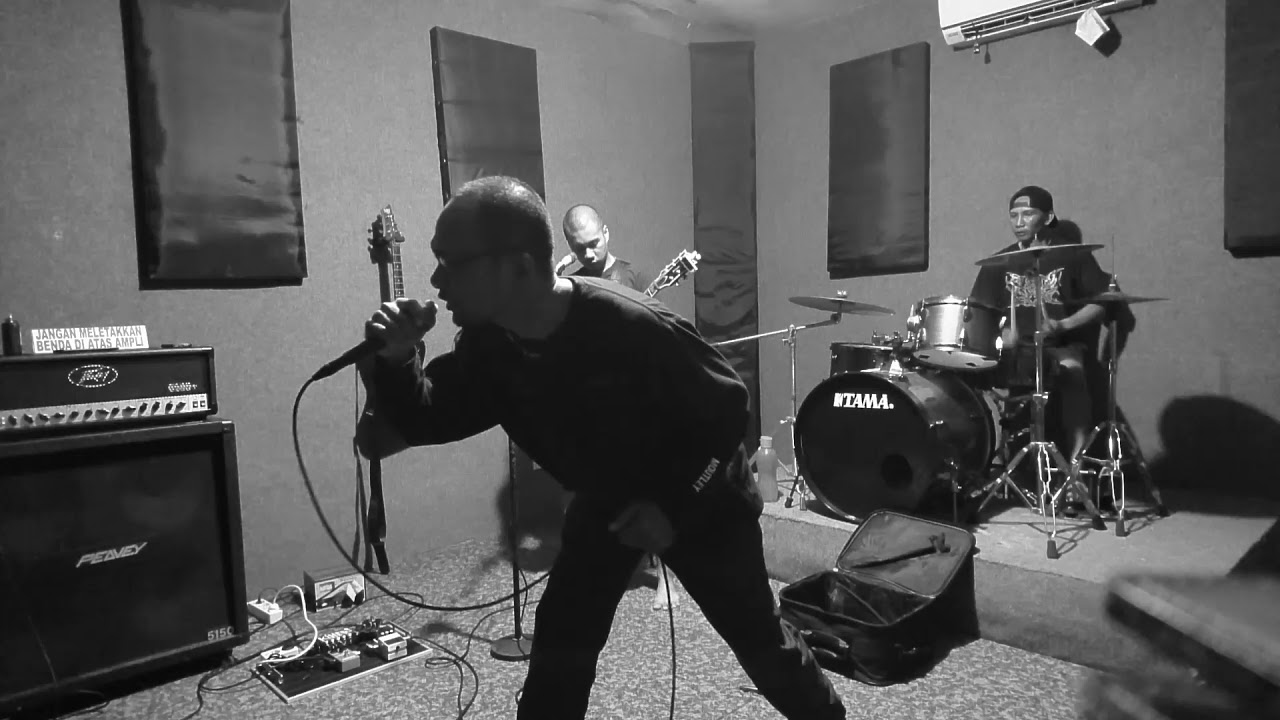 BLOODY ACT OF TERROR - Membakar Rasa Takut Untuk Terbunuh