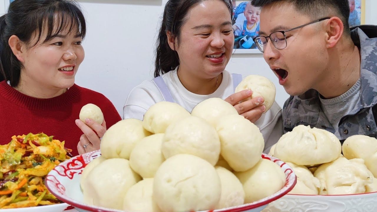 丹丹手作奶黄包，一滴水都不加，这锅软fufu，香到舔手指！【胖手手丹丹】