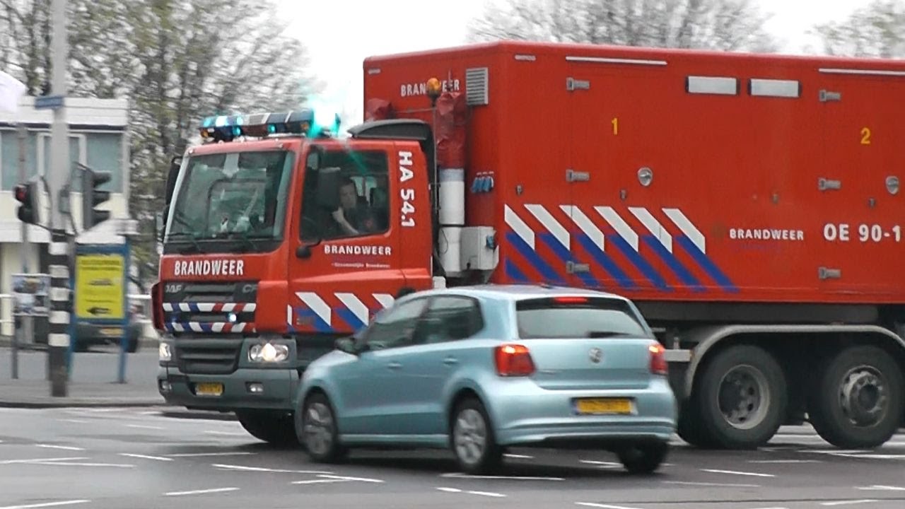 [Bijna aanrijding] Hulpdiensten naar gevaarlijke stof in Rotterdam