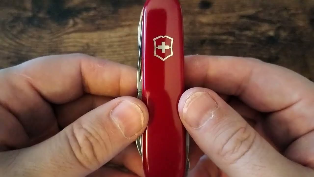 I bought another Victorinox Huntsman Swiss Army Knife. Unboxing.