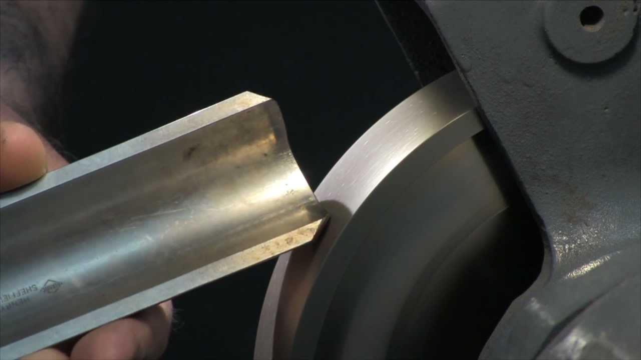 Sharpening a Roughing Gouge - Woodturning Tools - How-to Video