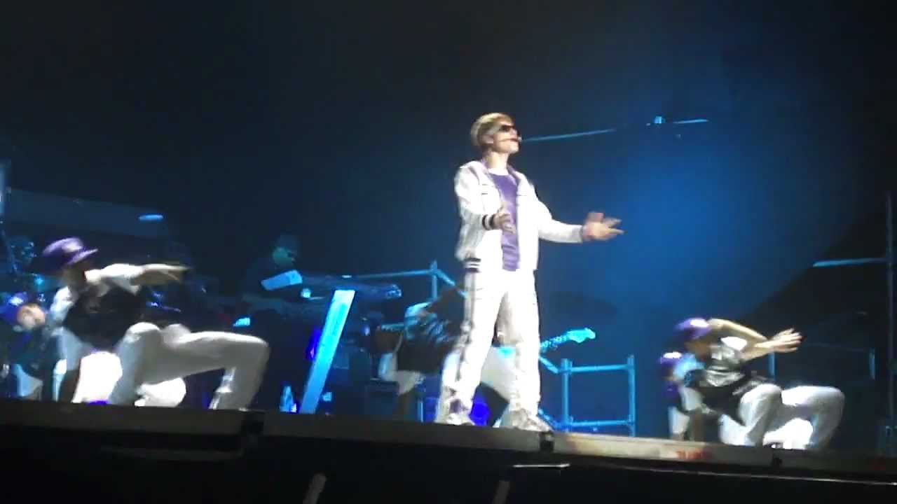 Justin Bieber Opening in Venezuela - LOVE ME ♥