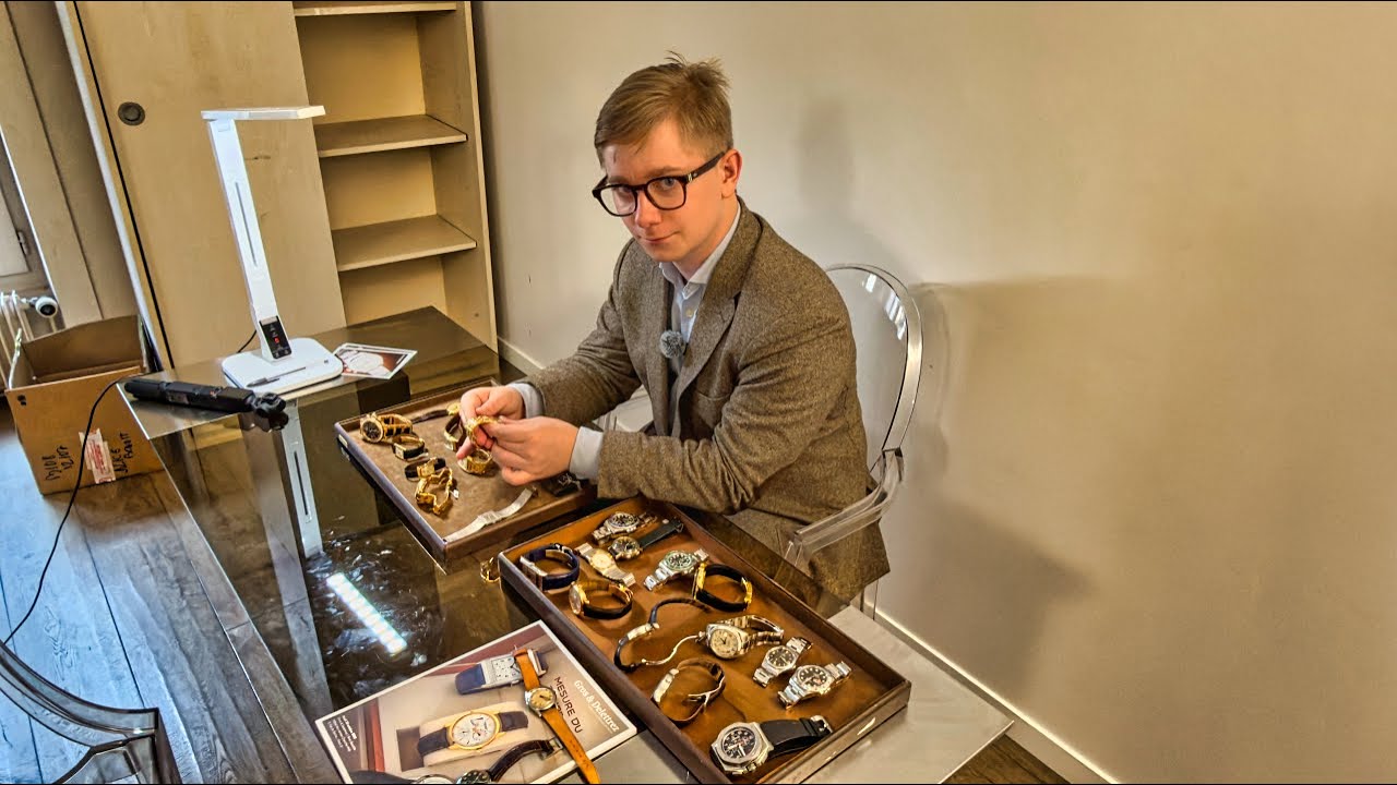 Il nous présente ses trouvailles en amont de sa vente aux enchères de montres vintages à Drouot