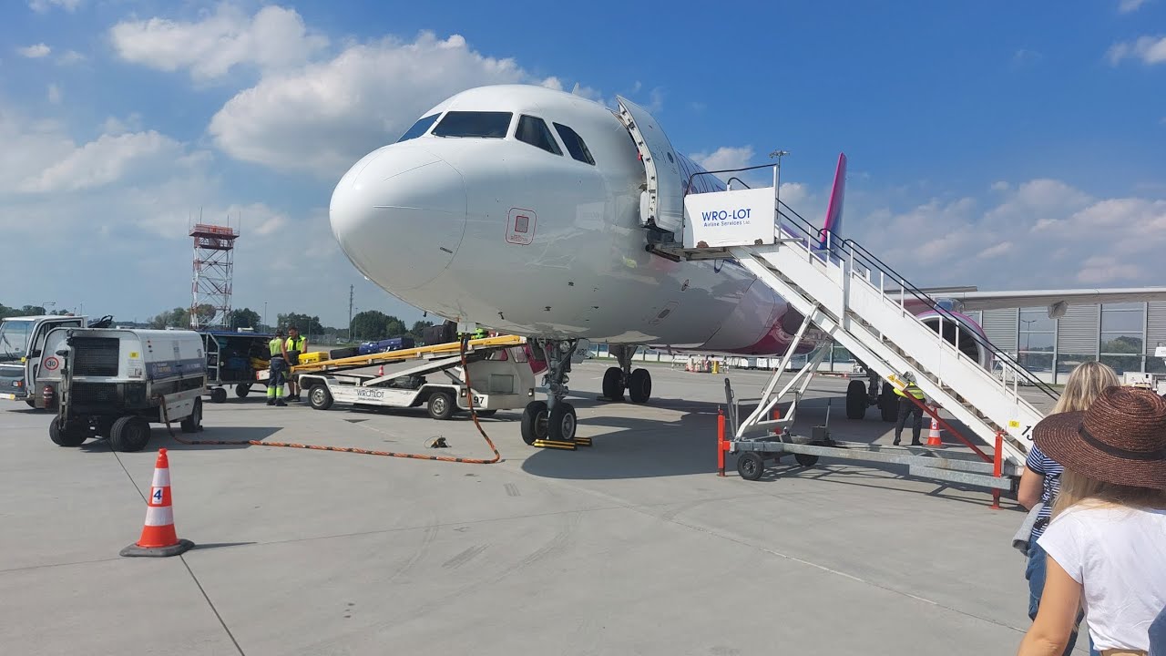 Wizzair Airbus A320-232 9H-WDC take off from Wroclaw Airport to Split Airport (W61861) 16.08.2024