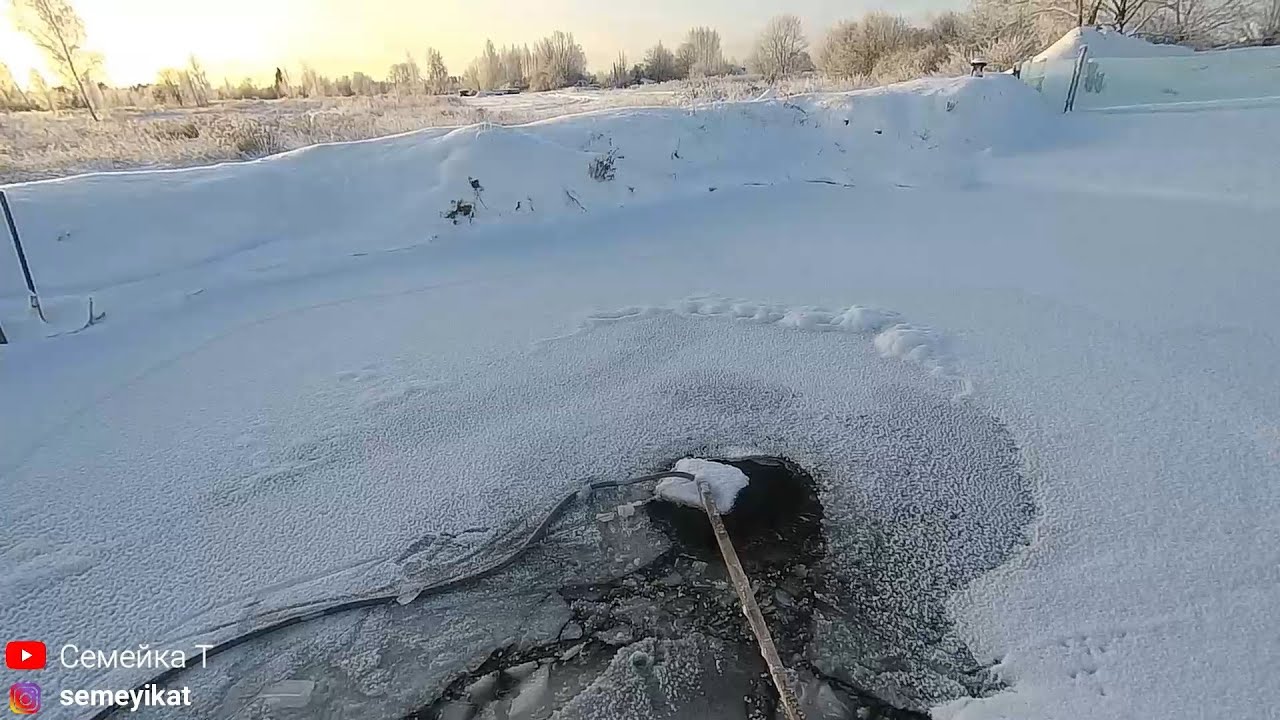 Пруд замерз! Аэрация и полынья в своём пруду в -25 | Разведение рыбы и раков в пруду на участке