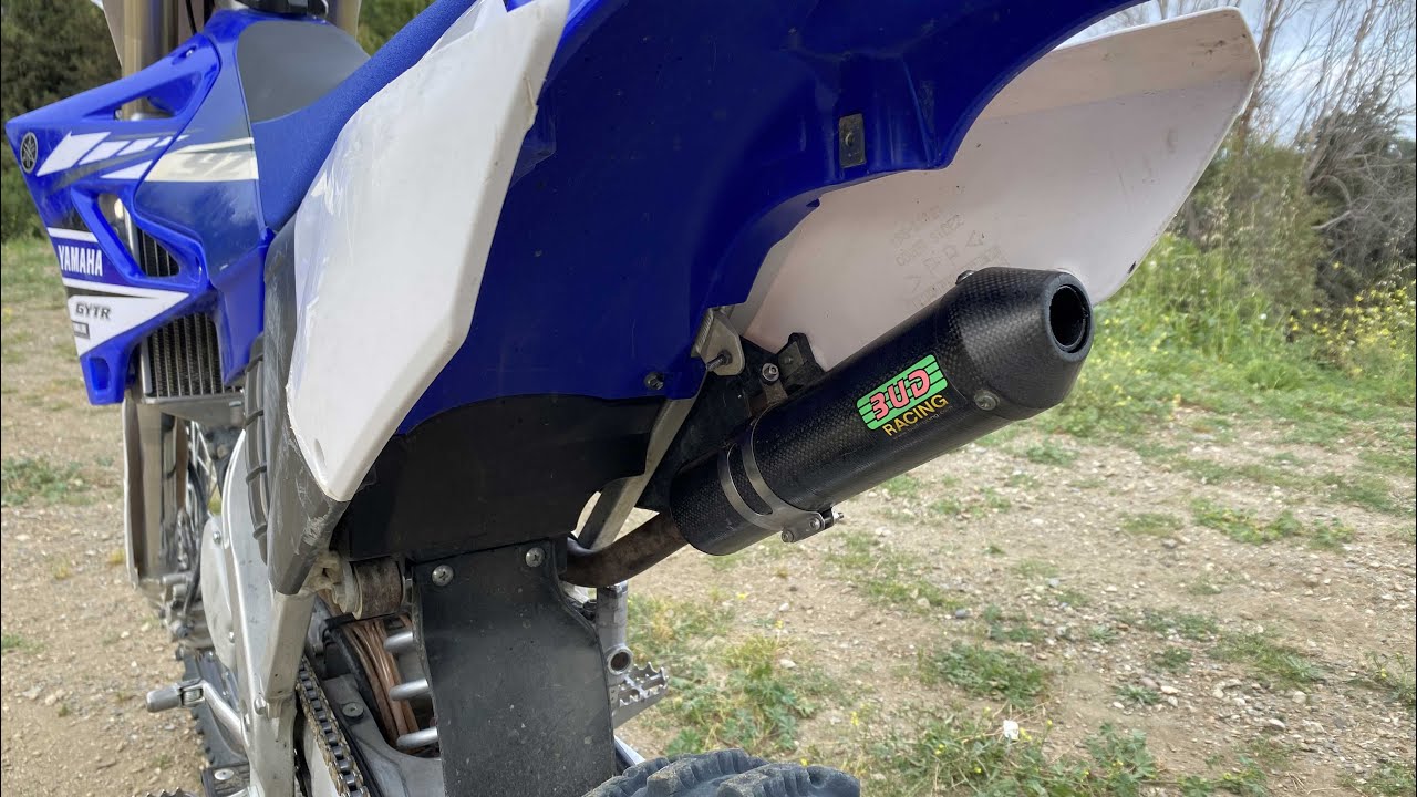 Escape en Fibra de Carbono a la Yz 125 | Bud Racing