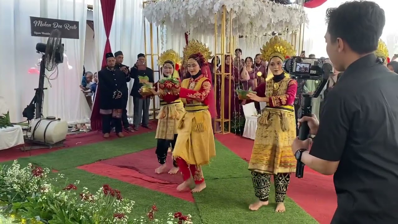 Tari Ranup Lampuan Aceh by @sanggarbundafebri