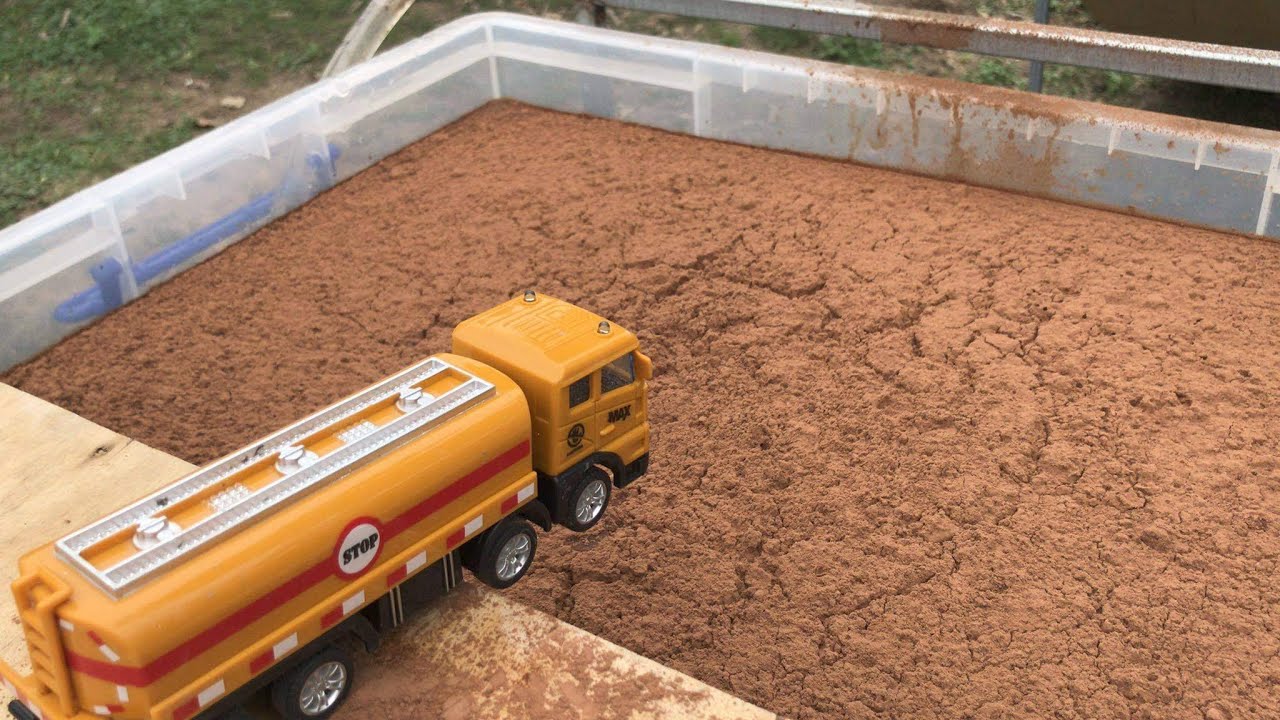 Cars Fall In The Water Welly Cars #13 : Cocoa Powder